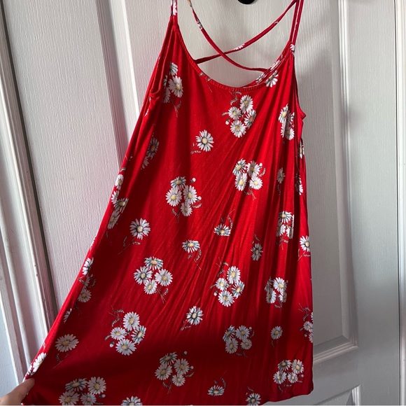 H&M SHORT RED DAISYVDRESS MEDIUM - Picture 3 of 4